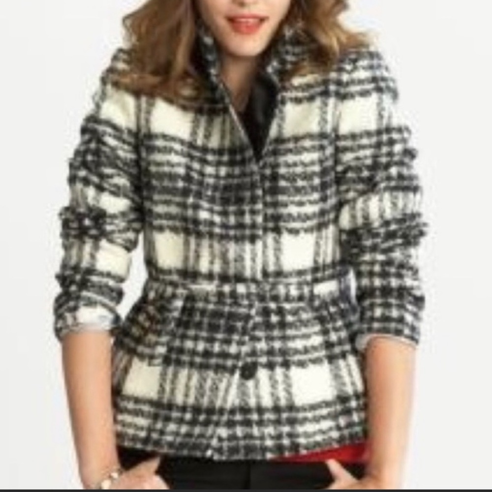 COPY - Banana Republic Women’s Size Medium Off White and Plaid Coat